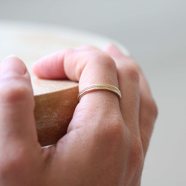 Mens Gold Slim Rope Wedding Band