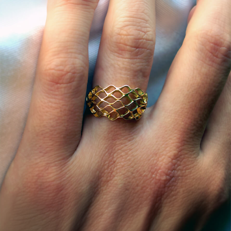 The classical sculpture beehive ring