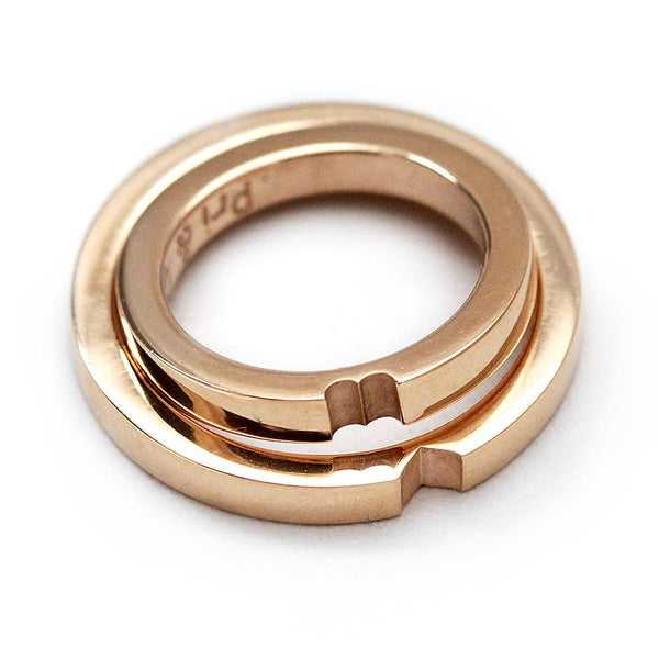 Detail of the polished rose gold bands and matching heart-shaped cutouts