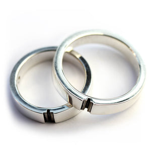 Detail of the split plus shape aligned across the two matching bands