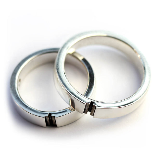 Detail of the split plus shape aligned across the two matching bands