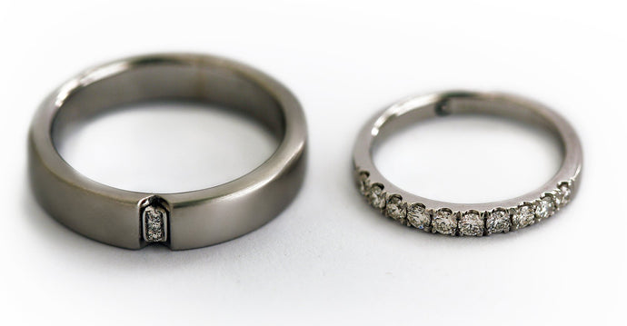 silver matching couple ring set with daiamonds