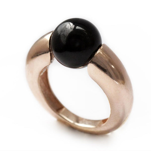 Rose gold and black solitaire stone ring Donut