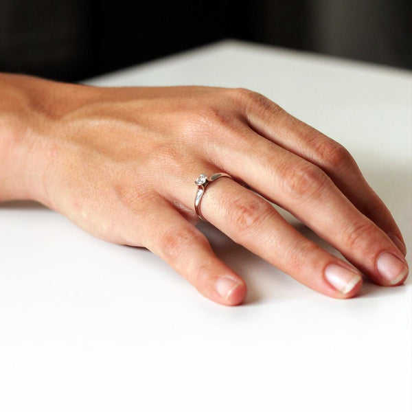 white gold solitaire center diamond stone