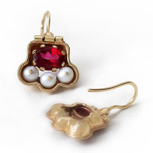 Japanese earrings with Pearls and red Topaz in yellow-gold