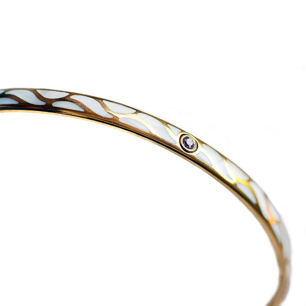 gold bangle with Sapphire set in Great wave 