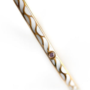gold bangle with Sapphire set in Great wave 