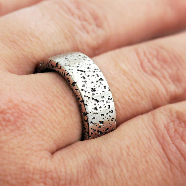 Men's wedding gold or silver texture band