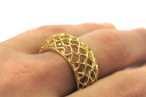 CLASSIC BEE HIVE RING - yellow