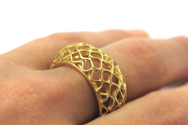 CLASSIC BEE HIVE RING - yellow