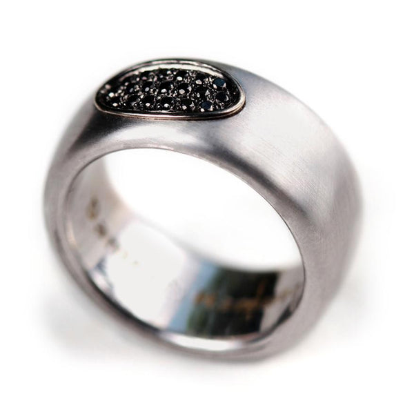 Black diamond and solid gold wedding ring