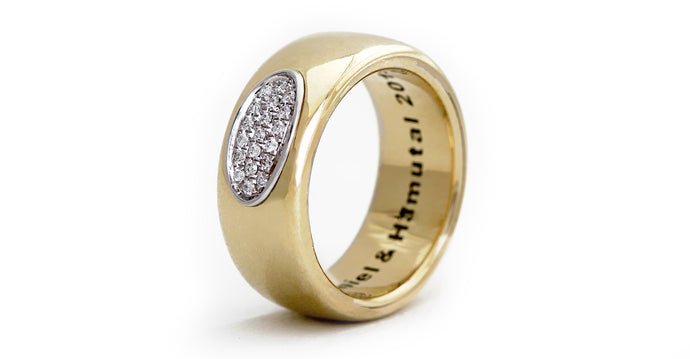 Armer solid gold and diamond commitment ring