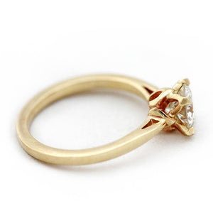 Traditional classic Diamond ring in yellow gold