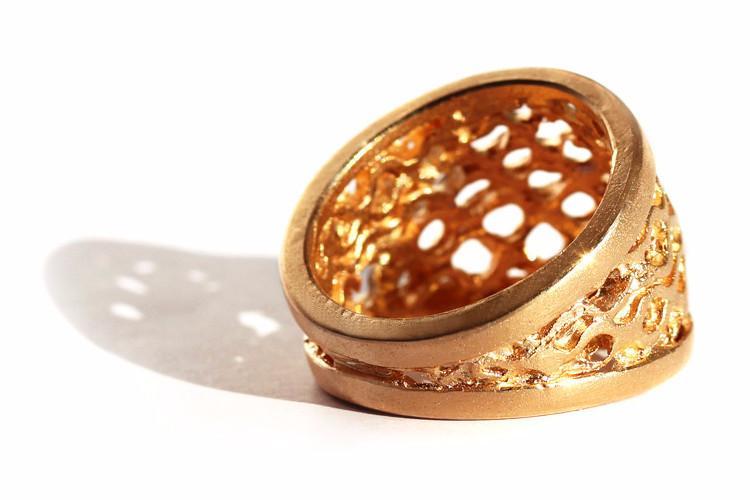 CONTOUR BEE HIVE RING - pink