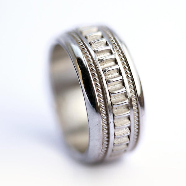 Coil two tone filigree texture wedding ring